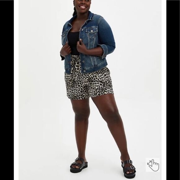 Torrid Paperbag Stretch Challis Animal Print Tie Waist Pull On Date Nite Shorts - Picture 1 of 13